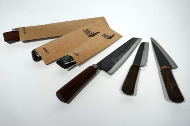 <strong>Black Chili Messer <br>handgeschmiedet, <br>upcycling und fair